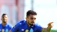 Lateral Esquerdo: Alex Telles 