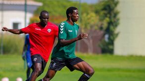 Farense empata a dois golos com Louletano