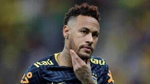 Neymar faz birra: brasileiro não quer regressar aos trabalhos do PSG
