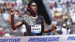 Caster Semenya sobre o caso de excesso de testosterona: «Destruiu-me física e mentalmente»
