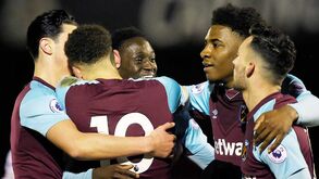 Dois portugueses entre os jovens que podem 'explodir' este ano na Premier League