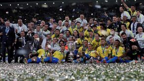 A vitória do Brasil na Copa América em imagens: ex-sportinguista entregou a taça e até Bolsonaro quis o troféu
