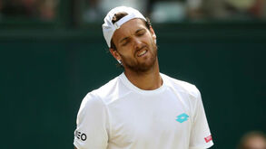 João Sousa perde com Nadal e diz adeus a Wimbledon