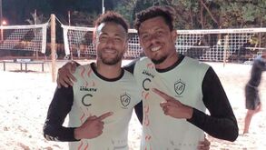 Longe de Paris, Neymar prefere outros 'palcos' para jogar futebol