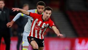 Cédric tem PSG, Monaco e Arsenal à espreita