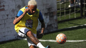 Pai de Neymar assegura: «Em momento algum faltou ao respeito ao PSG»