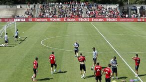 Treino aberto do Benfica atraiu centenas nos Estados Unidos