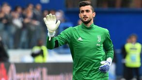 Lesão de Perin afastou hipótese para o FC Porto