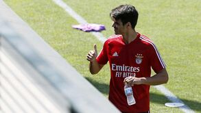 «Anuncia-se que se quer ser campeão da Europa com os miúdos mas à primeira saem todos»