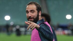 Paulo Fonseca insiste em Higuaín