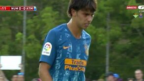 João Félix lesiona-se na estreia pelo Atlético Madrid