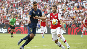 Real Madrid vence Arsenal em jogo de penáltis e expulsões 