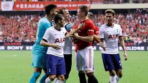 As melhores imagens do Tottenham-Manchester United: da 'escaramuça' aos golos