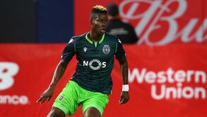 Liverpool manda seguir Doumbia