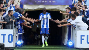 Danilo ovacionado e plantel sem surpresas de última hora: aí está o FC Porto 2019/20