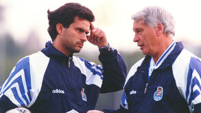 De tripeiro a 'pai' do Fenómeno: Mourinho e Baía recordam Bobby Robson
