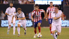 Atlético Madrid goleia Real Madrid por 7-3 com festival de João Félix e Diego Costa