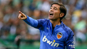 Crise no Valencia: depois do jogo com o Sporting jogadores pediram ao treinador para ficar