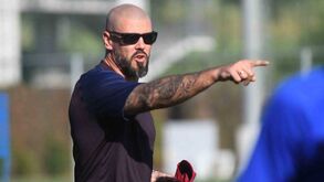 Víctor Valdés já começa a deixar marca enquanto treinador