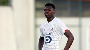 Rafael Leão assina hoje pelo Milan