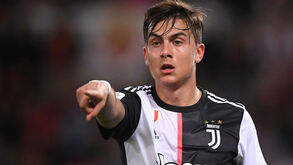 Agente de Dybala em Inglaterra para negociar com o Man. United