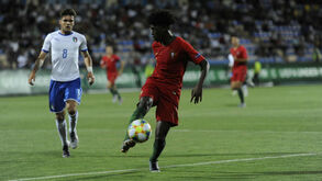 Fábio Vieira e Félix Correia no onze ideal do Europeu de sub-19