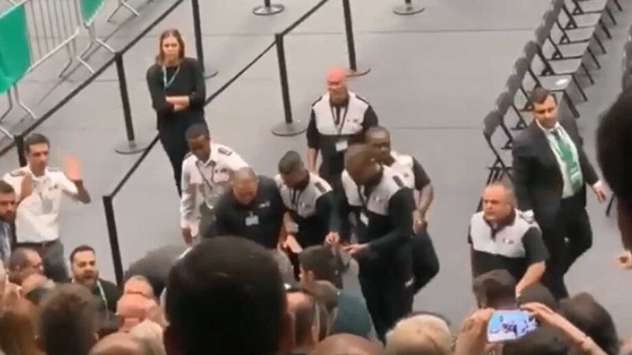 Pouco depois das 18h00, houve momentos de maior tensão durante a AG do Sporting em que se vota o recurso de Bruno de Carvalho