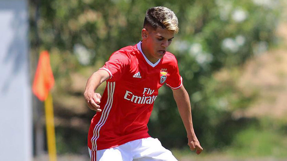 Renato Matos, 17 anos (médio defensivo)