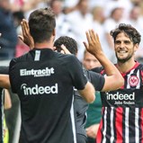 Gonçalo Paciência bisa em dia de aniversário e dá apuramento ao Eintracht Frankfurt