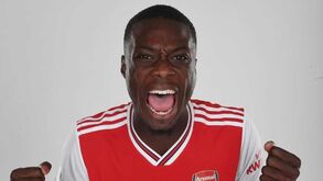 Nicolas Pépé oficializado no Arsenal por cinco temporadas