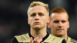 Van de Beek volta à agenda do Real Madrid