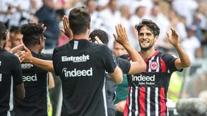 Gonçalo Paciência bisa em dia de aniversário e dá apuramento ao Eintracht Frankfurt
