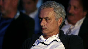 Dos golos que não festeja às garrafas que pontapeia: Mourinho diz que não finge nada