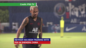Neymar continua a treinar com o PSG enquanto o seu futuro não é resolvido