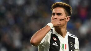 Dybala cada vez mais longe de reforçar o Manchester United