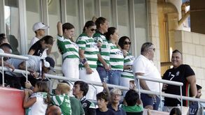 Dolores Aveiro equipada a rigor para apoiar o 'seu' Sporting