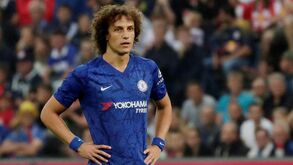 David Luiz recusa-se a treinar pelo Chelsea para... assinar pelo Arsenal