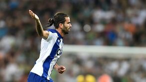Os jogadores do FC Porto um a um: Sérgio Oliveira encheu o campo e o pé
