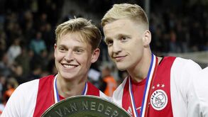 De Jong e a possível saída de Van de Beek para o Real Madrid: «Não queria tê-lo como rival»