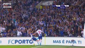 Luis Díaz reduz e deixa FC Porto a um golo do apuramento