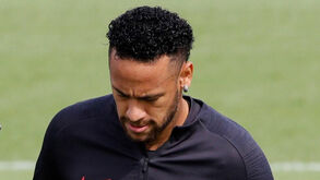 Ex-médico do PSG diz que Neymar pode voltar a lesionar-se quando regressar aos relvados