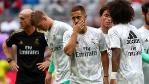 Hazard lesiona-se e pode ficar de fora durante quatro semanas