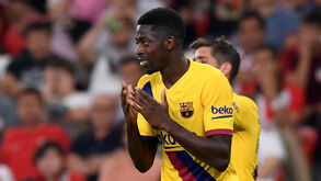 Dembélé longe dos relvados cinco semanas
