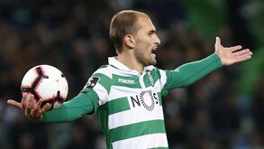 Eintracht só espera por Bas Dost até sexta-feira