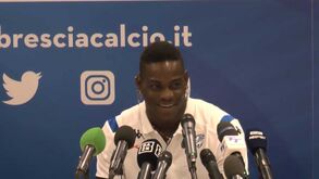 Mãe de Balotelli chorou com transferência do filho para o Brescia