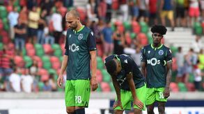 Empresário de Bas Dost nega exigências e desmente pedido do holandês para sair do Sporting