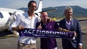 Franck Ribéry recebido em apoteose na Fiorentina: «Estou muito feliz por estar aqui»