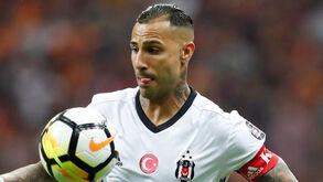Besiktas avisa Quaresma: irá treinar à parte se não sair do clube