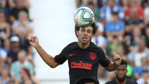 Olhos postos em João Félix em Leganés: as imagens do português em ação