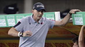 Mihajlovic prometeu e cumpriu: voltou ao banco após 40 dias internado com leucemia